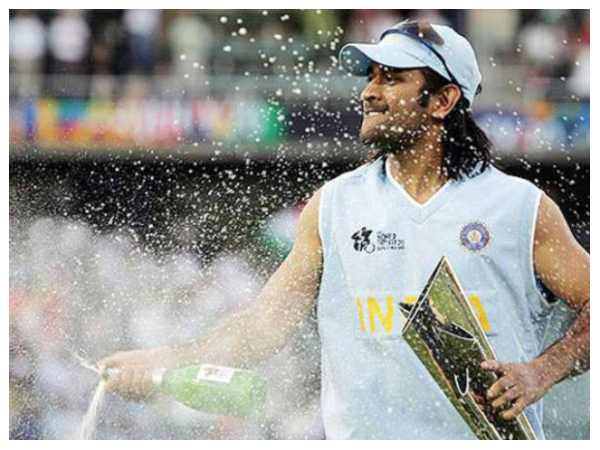 3 ಐಸಿಸಿ ಟ್ರೋಫಿ ಗೆದ್ದಿರುವ ವಿಶ್ವದ ಏಕೈಕ ನಾಯಕ 3 ಐಸಿಸಿ ಟ್ರೋಫಿ ಗೆದ್ದಿರುವ ವಿಶ್ವದ ಏಕೈಕ ನಾಯಕ