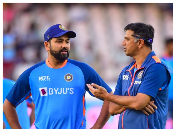 ಕೋಚ್ ಯಾವಾಗಲೂ ತಂಡದ ಜೊತೆಗಿರಬೇಕು ಎಂದ ರವಿ ಶಾಸ್ತ್ರಿ 