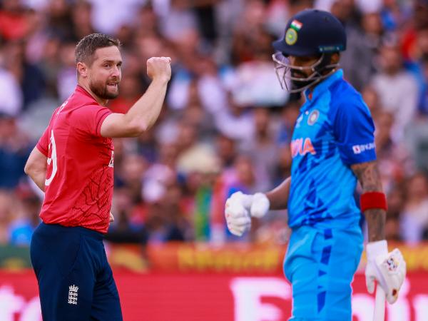 ಪವರ್‌ಪ್ಲೇಯೊಳಗೆ ಮೊದಲ ವಿಕೆಟ್ ಉರುಳುತ್ತಿತ್ತು