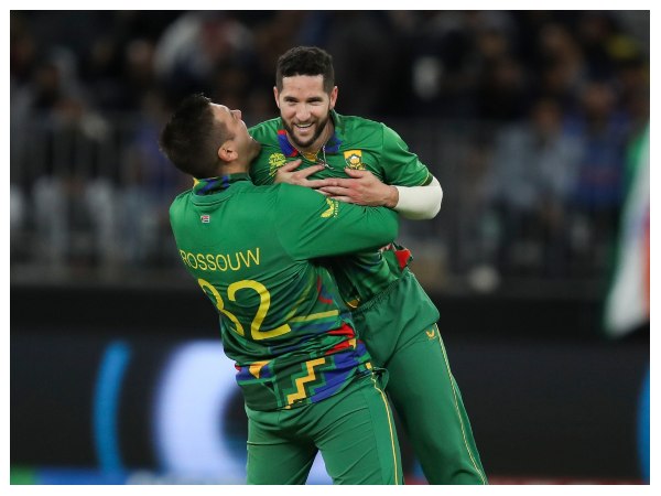 ಇತ್ತಂಡಗಳ ಸಂಭಾವ್ಯ ಆಡುವ ಬಳಗ