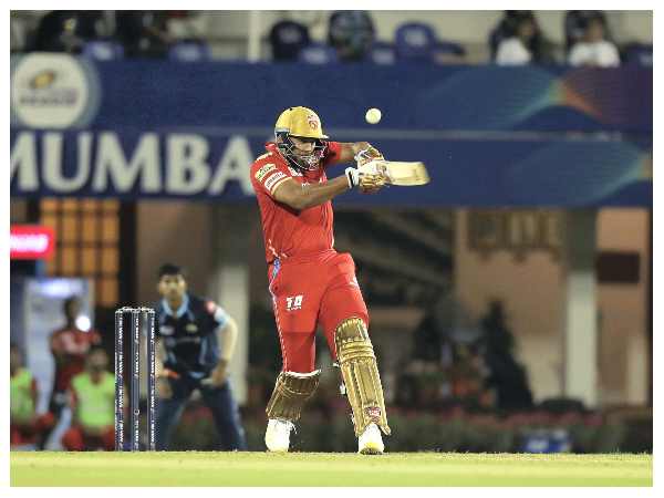 ಶಾರೂಖ್ ಖಾನ್ (9 ಕೋಟಿ ರೂಪಾಯಿ)