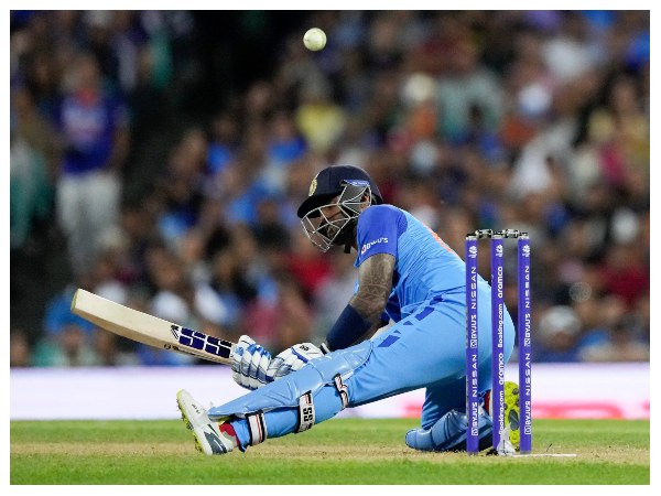 ಪದಾರ್ಪಣೆಯ ಬಳಿಕ ಸೂರ್ಯ ಸ್ಥಿರ ಪ್ರದರ್ಶನ ಪದಾರ್ಪಣೆಯ ಬಳಿಕ ಸೂರ್ಯ ಸ್ಥಿರ ಪ್ರದರ್ಶನ