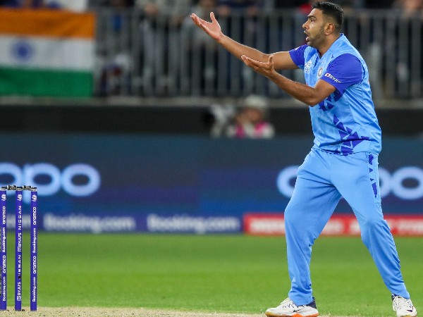 Sunil Gavaskar Said R Ashwin Poor Bowling Reason Behind Indias Lost Against South Africa