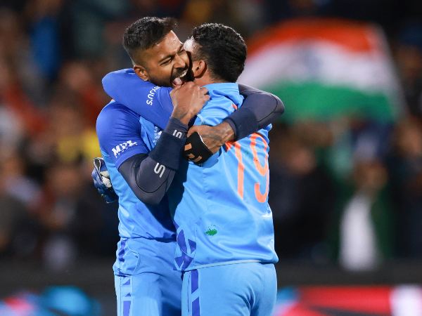 ಕಾರ್ತಿಕ್ ಮತ್ತು ರಿಷಭ್ ಪಂತ್ ನಡುವೆ ಪೈಪೋಟಿ 