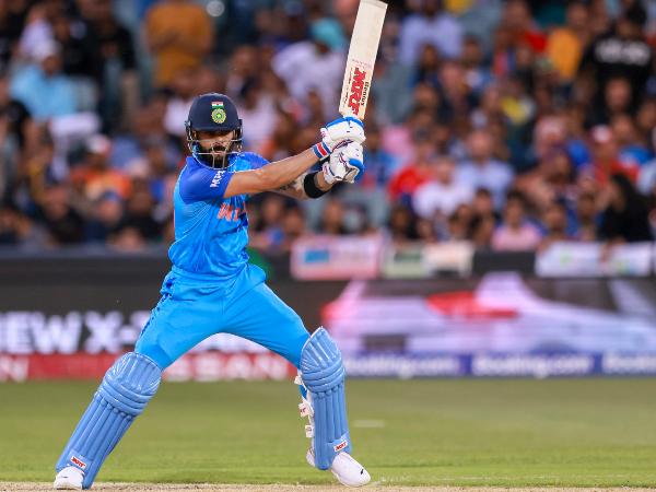 ವಿರಾಟ್ ಕೊಹ್ಲಿ ಮತ್ತು ಹಾರ್ದಿಕ್ ಪಾಂಡ್ಯ ಅರ್ಧಶತಕ