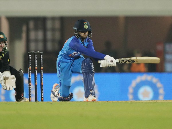 Australia Women Beat Indian Women By 54 Runs And Clinch The Series By 4-1 