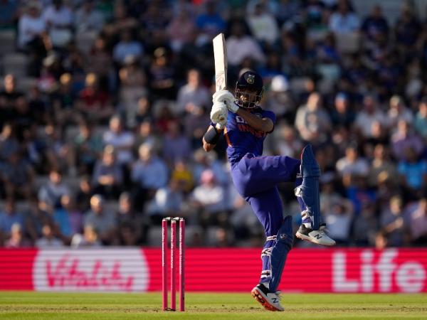 ಅಕ್ಷರ್ ಪಟೇಲ್ ವೆಸ್ಟ್ ಇಂಡೀಸ್ ವಿರುದ್ಧ 35 ಎಸೆತಗಳಲ್ಲಿ ಅಜೇಯ 64 ರನ್