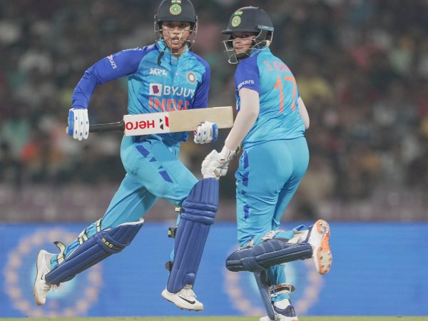 ಸ್ಮೃತಿ ಮಂಧಾನ ಸಿಕ್ಸರ್ ಹಾಗೂ ಬೌಂಡರಿ