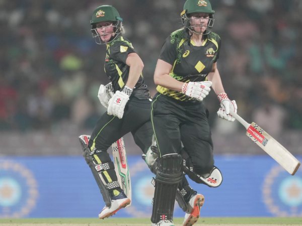 ಮುರಿಯದ ಎರಡನೇ ವಿಕೆಟ್‌ಗೆ 158 ರನ್‌ಗಳ ಜೊತೆಯಾಟ