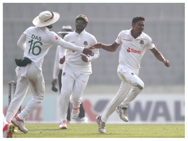 ಕ್ರೀಸ್‌ನಲ್ಲಿ ನೆಲೆಯೂರಲು ಬ್ಯಾಟರ್‌ಗಳ ಪರದಾಟ