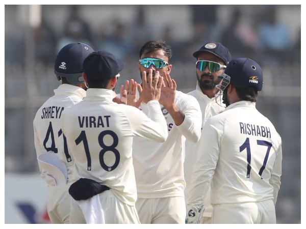 ಬೌಲಿಂಗ್ ವಿಭಾಗದ ಭರ್ಜರಿ ಪ್ರದರ್ಶನ