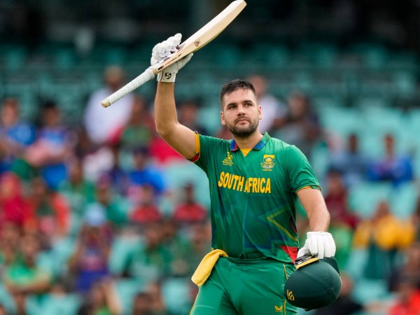 ಅಪಾಯಕಾರಿ ಬ್ಯಾಟರ್ ರಿಲೀ ರೋಸ್ಸೌ (ದಕ್ಷಿಣ ಆಫ್ರಿಕಾ)