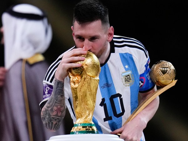 ಮೆಸ್ಸಿಯ ಆದಾಯ- ಸಂಬಳ