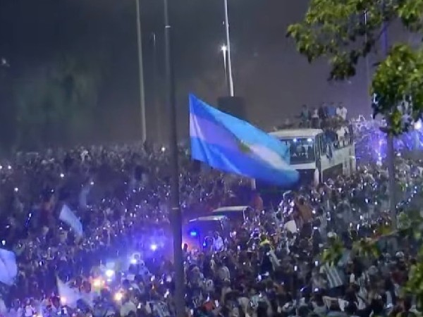 ಅದ್ಧೂರಿ ಸ್ವಾಗತ ಕೋರಿದ ಅಭಿಮಾನಿಗಳು 