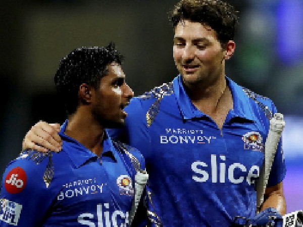 IPL Auction 2023 : Wasim Jaffer Said That Mumbai Indians Bowling Looks Weak 