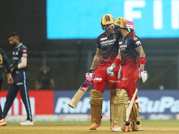 ಡು ಪ್ಲೆಸಿಸ್ ಜೊತೆ ಕಣಕ್ಕಿಳಿಯುತ್ತಾರ ಕೊಹ್ಲಿ 