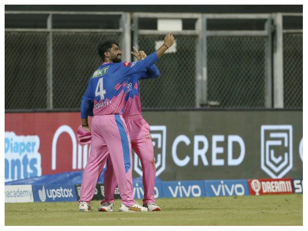 ವಿಚಿತ್ರ ಸಂಭ್ರಮಾಚರಣೆಯಿಂದ ಸುದ್ದಿ