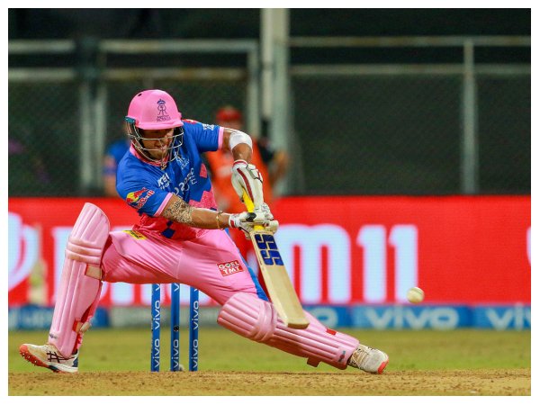 ಕ್ರಿಕೆಟನ್ನು ಬಹಳ ಗಂಭೀರ ಆಟವನ್ನಾಗಿಸುತ್ತಿದ್ದಾರೆ