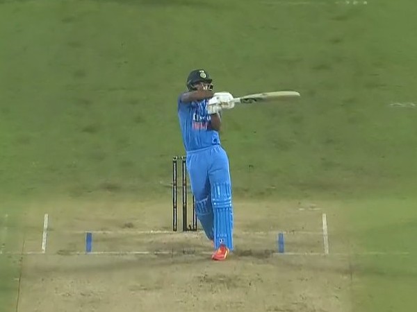 ವೇಗದ ಬೌಲಿಂಗ್ ಆಲ್‌ರೌಂಡರ್ ಬೇಕು