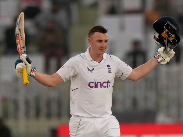  ಟೆಸ್ಟ್ ಸರಣಿಯಲ್ಲಿ ಸತತ ಮೂರು ಶತಕ