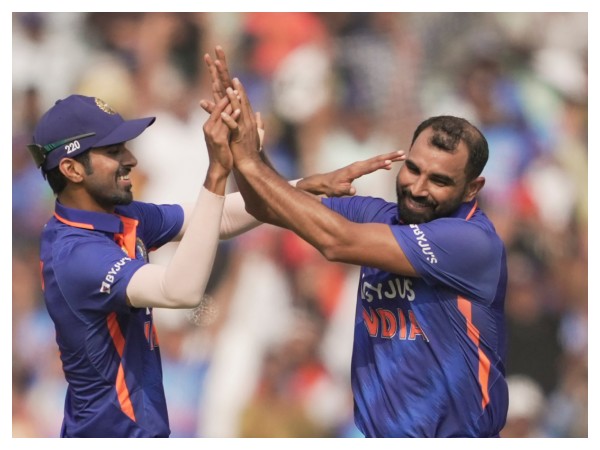 ಭರ್ಜರಿ ಬೌಲಿಂಗ್ ಪ್ರದರ್ಶನ