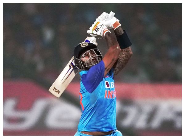 ಅಸಾಧ್ಯ ಗುರಿ ನೀಡಿದ ಟೀಮ್ ಇಂಡಿಯಾ ಅಸಾಧ್ಯ ಗುರಿ ನೀಡಿದ ಟೀಮ್ ಇಂಡಿಯಾ