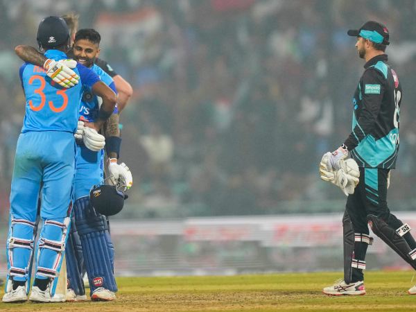 ಭಾರತ vs ನ್ಯೂಜಿಲೆಂಡ್ ಸಂಭಾವ್ಯ ಆಡುವ 11ರ ಬಳಗ ಭಾರತ vs ನ್ಯೂಜಿಲೆಂಡ್ ಸಂಭಾವ್ಯ ಆಡುವ 11ರ ಬಳಗ