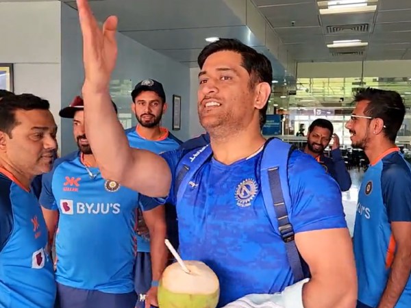 IND vs NZ: Former Captain MS Dhoni Pays A Surprise Visit To Team Indias Dressing Room; Video Goes Viral