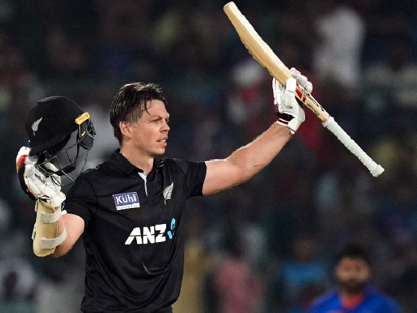  ಶತಕ ಸಿಡಿಸಿ ಮಿಂಚಿದ ಮೈಕೆಲ್ ಬ್ರೇಸ್‌ವೆಲ್