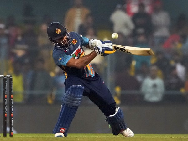  ದಸುನ್ ಶನಕ ಭರ್ಜರಿ ಬ್ಯಾಟಿಂಗ್ 