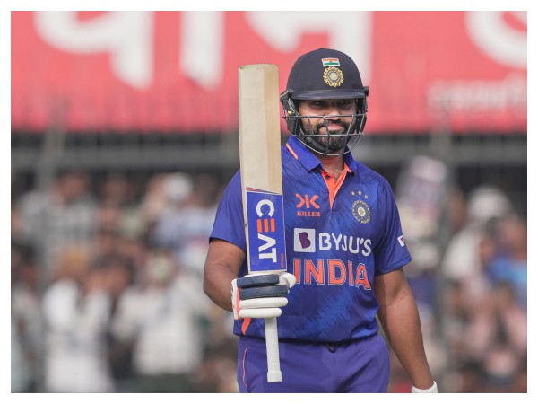 ಭರ್ಜರಿ ಶತಕ ಸಿಡಿಸಿದ ರೋಹಿತ್