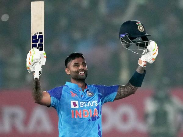 ಟಿ20 ಸ್ವರೂಪದಲ್ಲಿ ಮೂರು ಶತಕಗಳು ಮತ್ತು 13 ಅರ್ಧ ಶತಕ ಟಿ20 ಸ್ವರೂಪದಲ್ಲಿ ಮೂರು ಶತಕಗಳು ಮತ್ತು 13 ಅರ್ಧ ಶತಕ