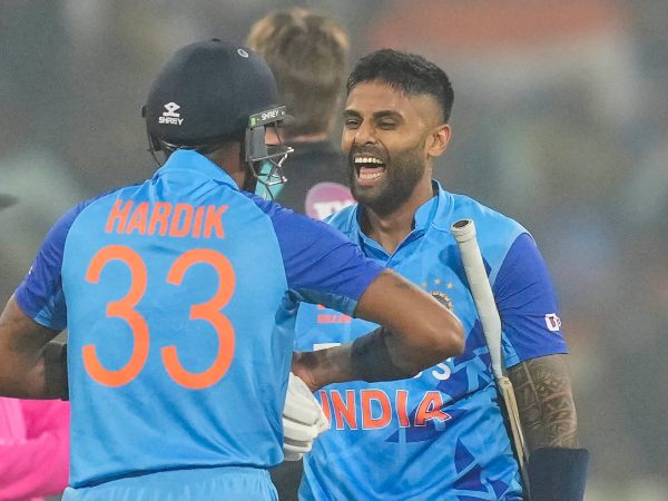 ಸೂರ್ಯಕುಮಾರ್ ಯಾದವ್, ಹಾರ್ದಿಕ್ ಪಾಂಡ್ಯ ಜೊತೆಯಾಟ