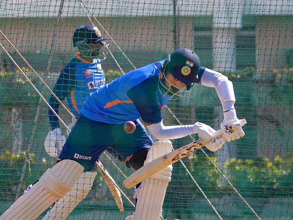 IND vs IND: Former Cricketer Aakash Chopra Picks Between Shubman Gill-KL Rahul For 3rd Test