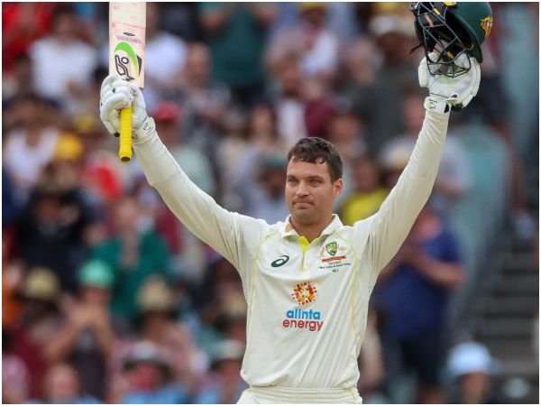 ಸ್ಪಿನ್ಗೆ ಆಡುವ ಅಲೆಕ್ಸ್ ಕ್ಯಾರಿ ಸ್ಪಿನ್ಗೆ ಆಡುವ ಅಲೆಕ್ಸ್ ಕ್ಯಾರಿ