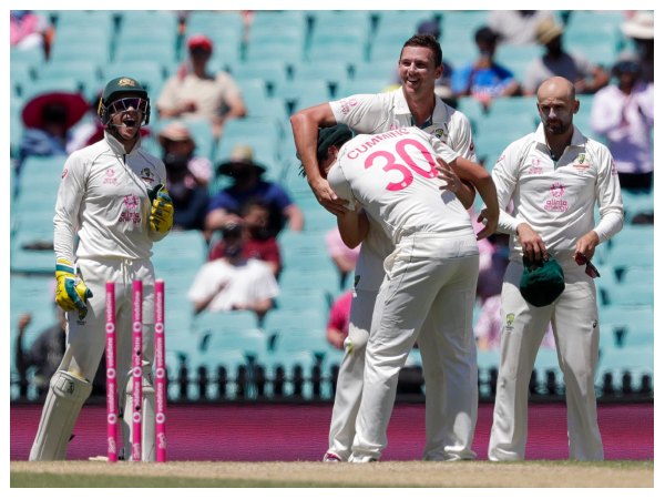 ಆಶಸ್ or ಬಾರ್ಡರ್ ಗವಾಸ್ಕರ್ ಟ್ರೋಫಿ 