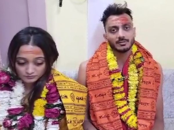 Axar Patel And His Wife Visits Ujjain Mahakaleshwar Temple In Before 3rd Test Match