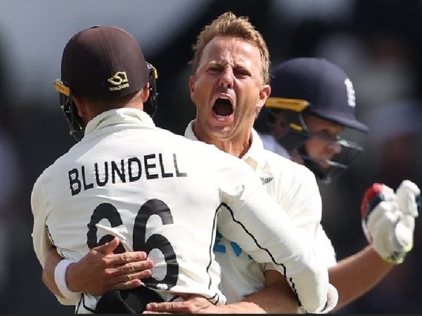 ಟಾಮ್ ಬ್ಲಂಡೆಲ್ ಹಿಡಿದ ಅದ್ಭುತ ಕ್ಯಾಚ್‌ಗೆ ಒಲಿದ ಜಯ