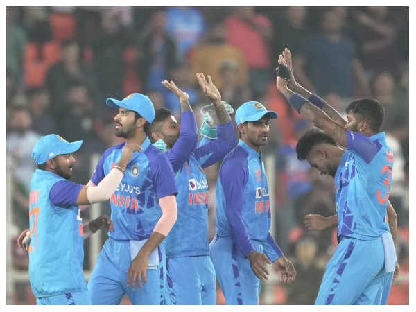 ಟೆಸ್ಟ್ ಸರಣಿಗೆ ಸಜ್ಜಾಗಲಿದೆ ಭಾರತ ಟೆಸ್ಟ್ ಸರಣಿಗೆ ಸಜ್ಜಾಗಲಿದೆ ಭಾರತ