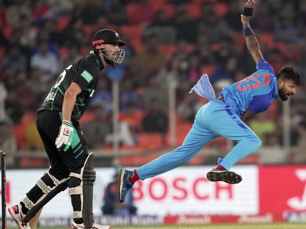 12.1 ಓವರ್‌ಗಳಲ್ಲಿ 66 ರನ್‌ಗಳಿಗೆ ಆಲೌಟ್