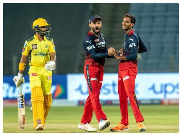 ಎರಡು ಗುಂಪುಗಳು ಹಾಗೂ ತಂಡಗಳು