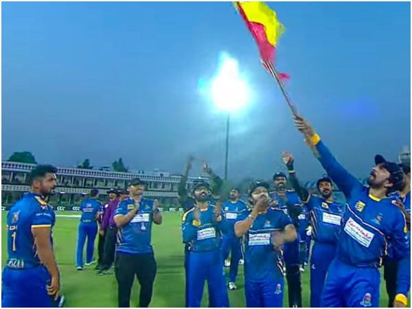 ಎರಡು ತಂಡಗಳ ಪ್ಲೇಯಿಂಗ್ ಇಲೆವೆನ್