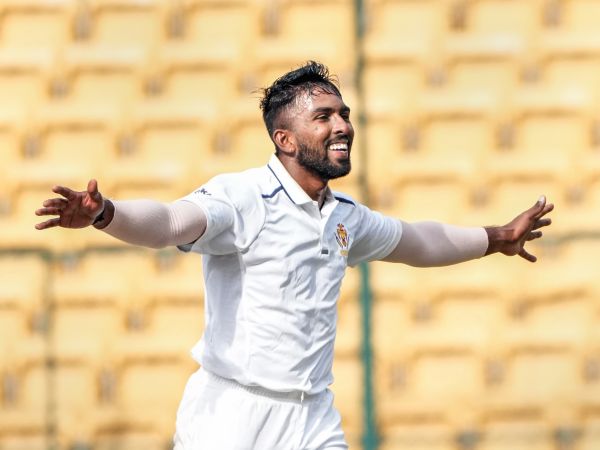 ಬೌಲಿಂಗ್ ದಾಳಿಗೆ ತತ್ತರಿಸಿ ಉತ್ತರಾಖಂಡ