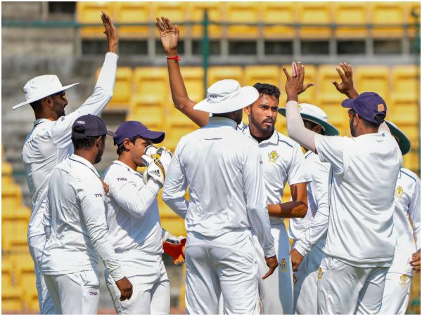 ಮಯಾಂಕ್-ಕಾವೇರಪ್ಪ ಜೊತೆಯಾಟ