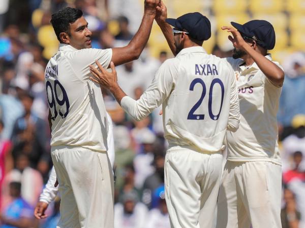 ಪ್ರಥಮ ದರ್ಜೆ ಕ್ರಿಕೆಟ್‌ನಲ್ಲಿ 5000 ರನ್ ಮತ್ತು 700 ವಿಕೆಟ್‌