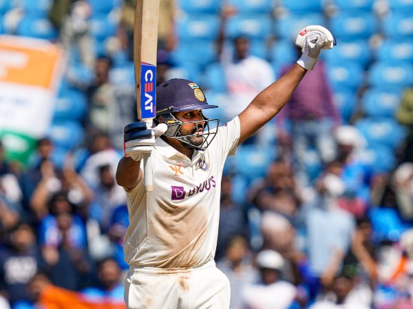 ಮೂರು ಸ್ವರೂಪಗಳಲ್ಲಿ ಶತಕ ಗಳಿಸಿದ ಮೊದಲ ಭಾರತೀಯ ನಾಯಕ