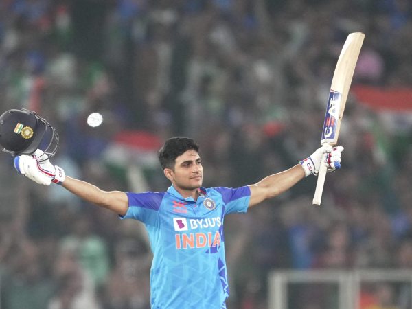 ಟಿ20 ಶತಕ ಗಳಿಸಿದ ಆರನೇ ಭಾರತೀಯ ಶುಭ್ಮನ್ ಗಿಲ್ ಟಿ20 ಶತಕ ಗಳಿಸಿದ ಆರನೇ ಭಾರತೀಯ ಶುಭ್ಮನ್ ಗಿಲ್