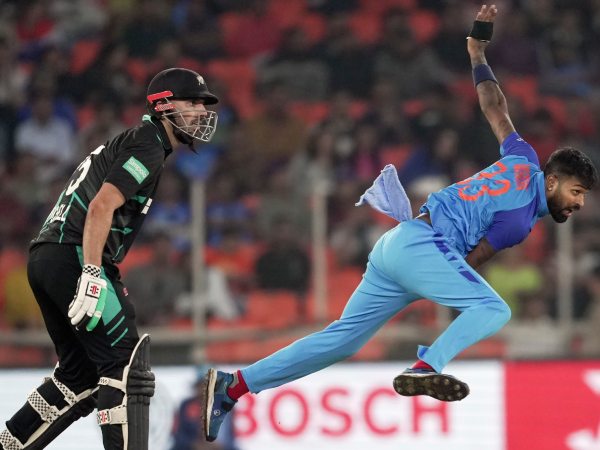 ನ್ಯೂಜಿಲೆಂಡ್ ತಂಡ 12.1 ಓವರ್ಗಳಲ್ಲಿ 66 ರನ್ಗಳಿಗೆ ಆಲೌಟ್ ನ್ಯೂಜಿಲೆಂಡ್ ತಂಡ 12.1 ಓವರ್ಗಳಲ್ಲಿ 66 ರನ್ಗಳಿಗೆ ಆಲೌಟ್