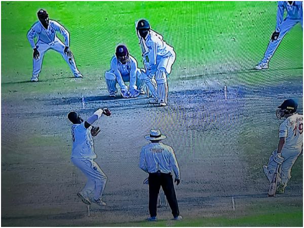 West Indies Pacer Jason Holder Turn Into A Off Spinner In Test Match Against Zimbabwe