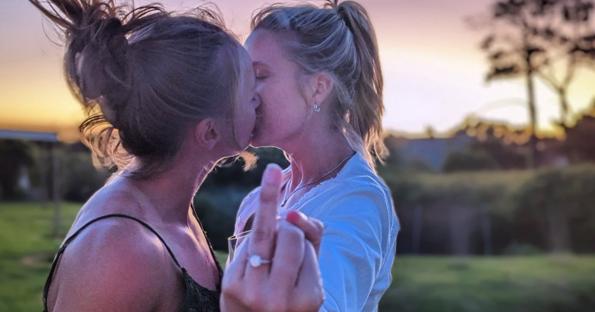 England Womens Cricketer Danielle Wyatt Gets Engaged With Her Partner Georgie Hodge England Womens Cricketer Danielle Wyatt Gets Engaged With Her Partner Georgie Hodge